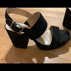 Mix No. 6: Cresa Platform Sandal size 9